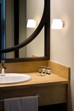 Faro Appliques>Bianca Appliques Chrome