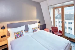 Vitra Coussins Et Plaids>Coussin Embroidered Home Sweet Home Gris clair