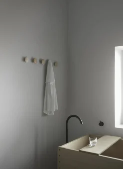 Muuto Étagères & Porte-Manteaux|Portes Manteaux><noscript><img width=