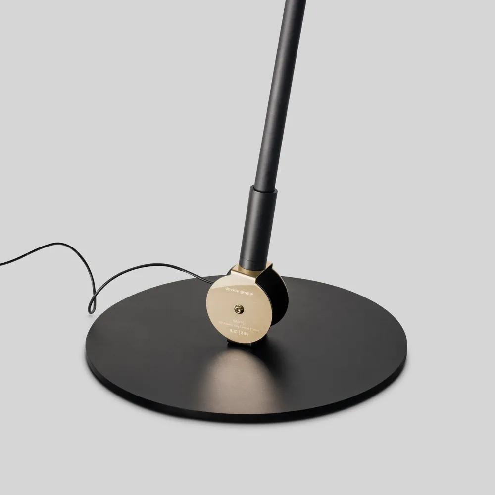Davide Groppi Lampadaires|Lampadaires>Sampei 260 Limited Edition Lampadaires LED Noir mat et doré